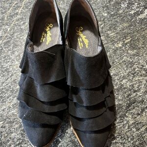 Seychelles Black Flats with Overlapping Fabric Design